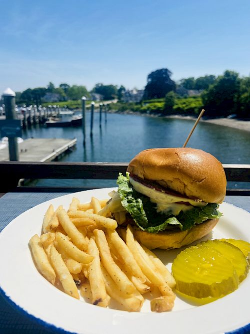 Best Restaurant Jamestown RI with Marina Views Conanicut Marina Onsite Restaurant & Cafe